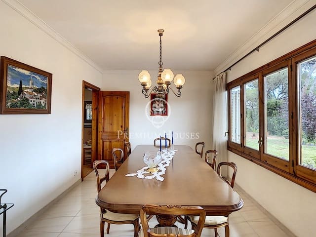 6 slaapkamer Villa te koop in Sant Cebrià de Vallalta met garage - € 1.000.000 (Ref: 4265040)