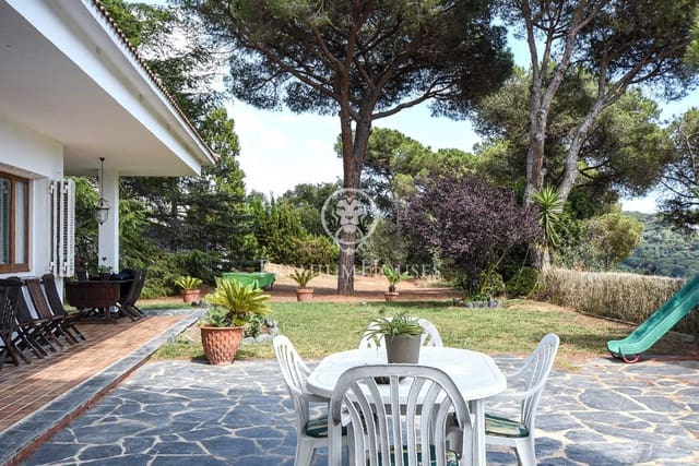 6 slaapkamer Villa te koop in Sant Cebrià de Vallalta met garage - € 1.000.000 (Ref: 4265040)