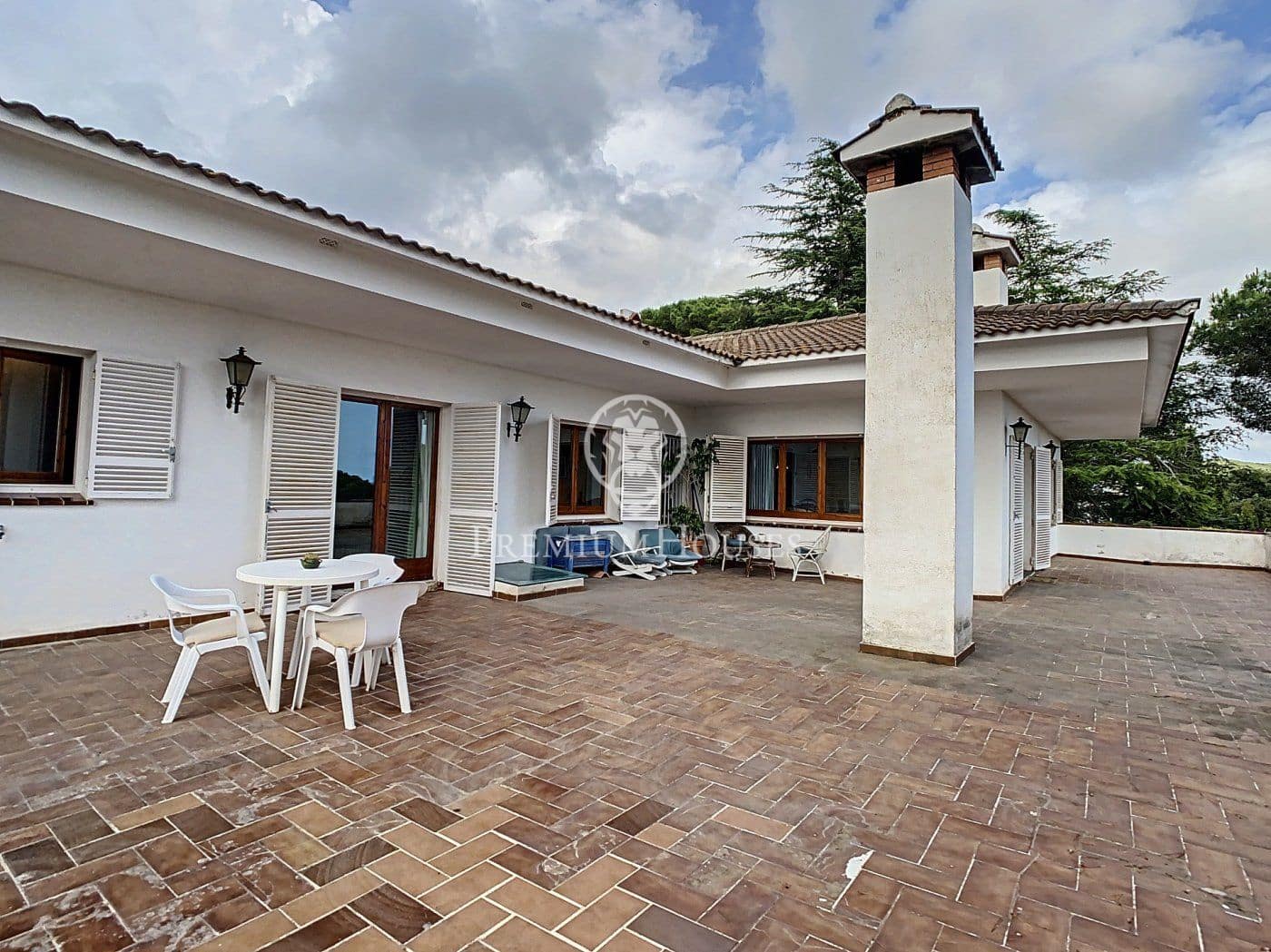 6 soveværelse Villa til salg i Sant Cebria de Vallalta med garage - € 1.000.000 (Ref: 4265040)