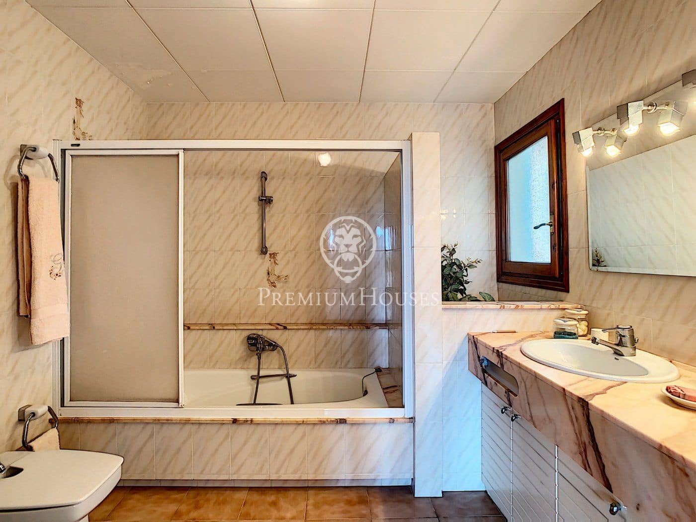 6 soveværelse Villa til salg i Sant Cebria de Vallalta med garage - € 1.000.000 (Ref: 4265040)