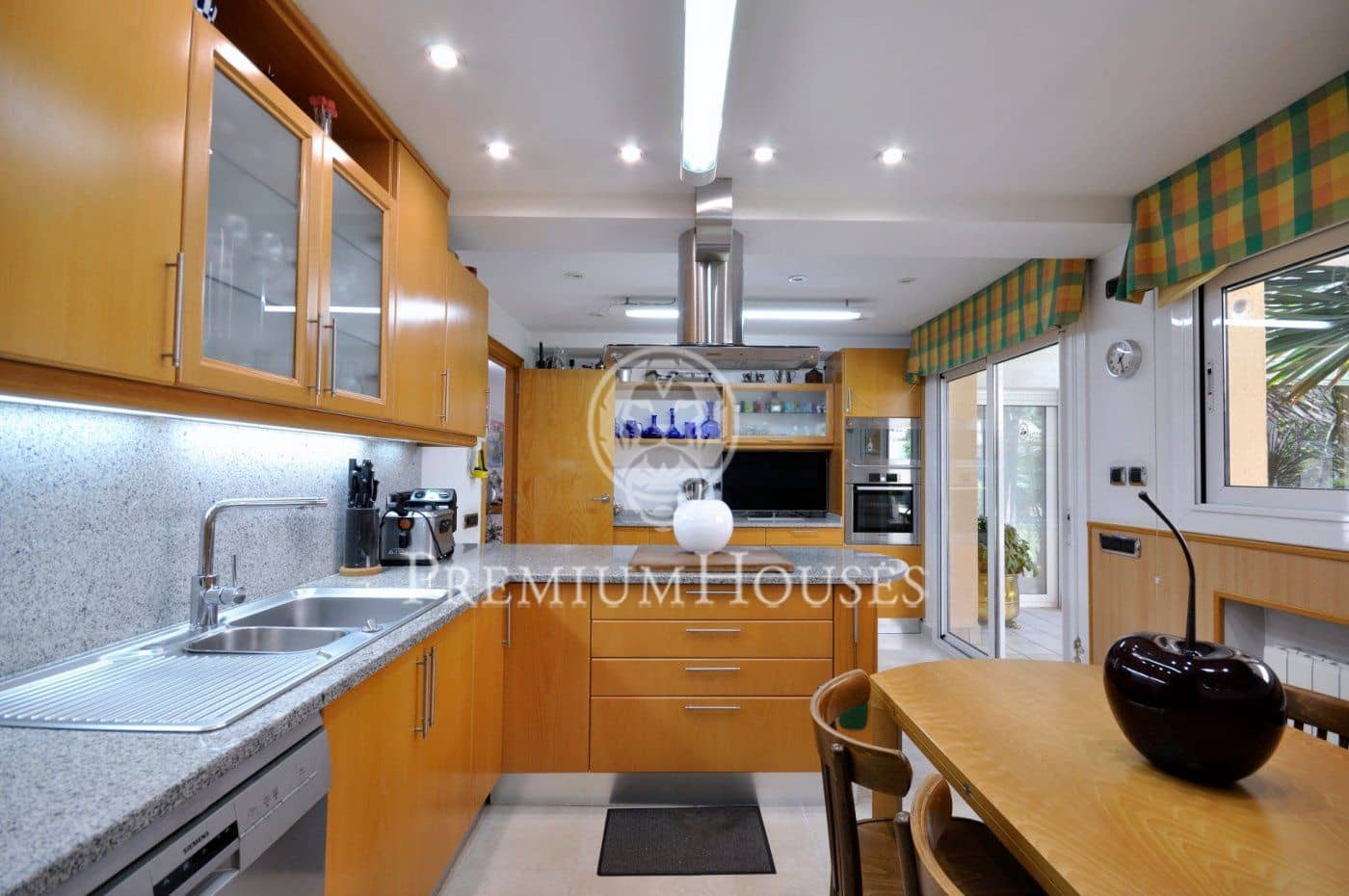 4 chambre Villa/Maison à vendre à Sant Andreu de Llavaneres avec piscine garage - 1 150 000 € (Ref: 4681454)