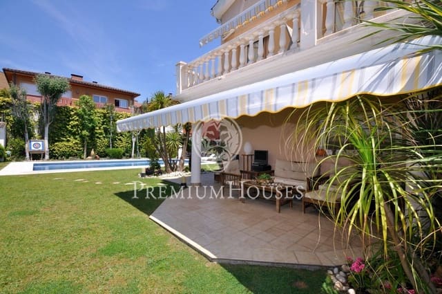 4 chambre Villa/Maison à vendre à Sant Andreu de Llavaneres avec piscine garage - 1 150 000 € (Ref: 4681454)