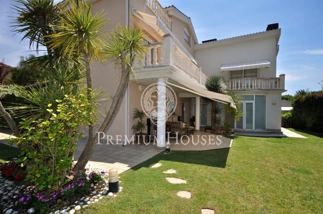 4 chambre Villa/Maison à vendre à Sant Andreu de Llavaneres avec piscine garage - 1 150 000 € (Ref: 4681454)