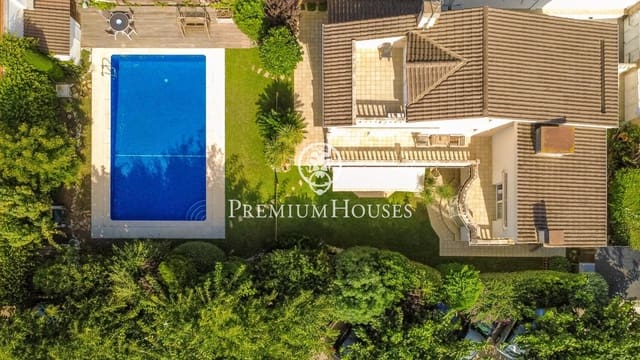 4 chambre Villa/Maison à vendre à Sant Andreu de Llavaneres avec piscine garage - 1 150 000 € (Ref: 4681454)