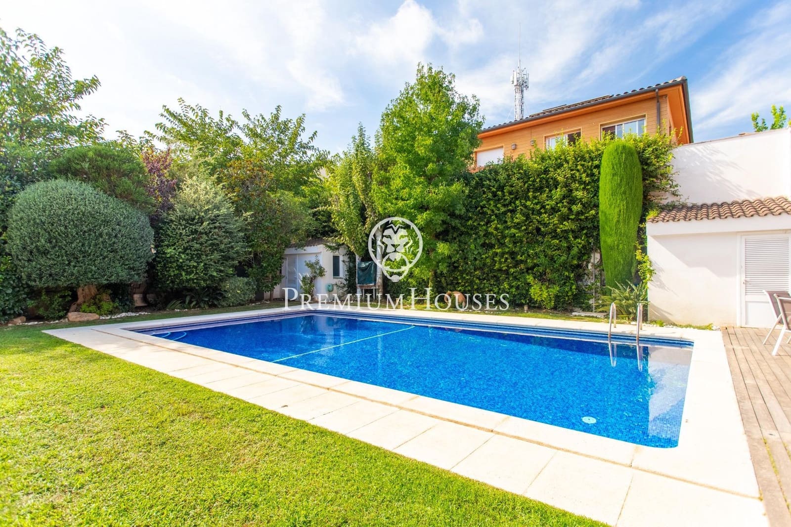 4 chambre Villa/Maison à vendre à Sant Andreu de Llavaneres avec piscine garage - 1 150 000 € (Ref: 4681454)