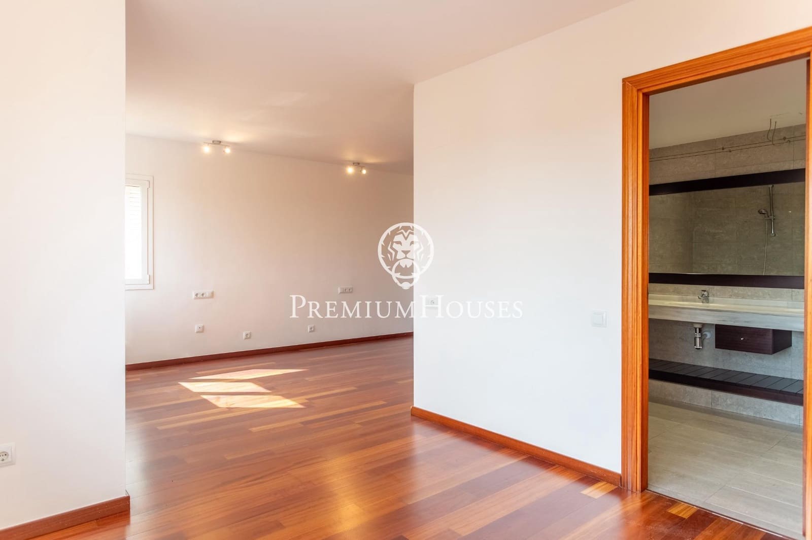 4 soveværelse Villa til salg i Vilassar de Dalt med swimmingpool garage - € 930.000 (Ref: 4683270)