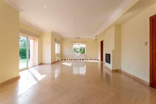 4 soveværelse Villa til salg i Vilassar de Dalt med swimmingpool garage - € 930.000 (Ref: 4683270)