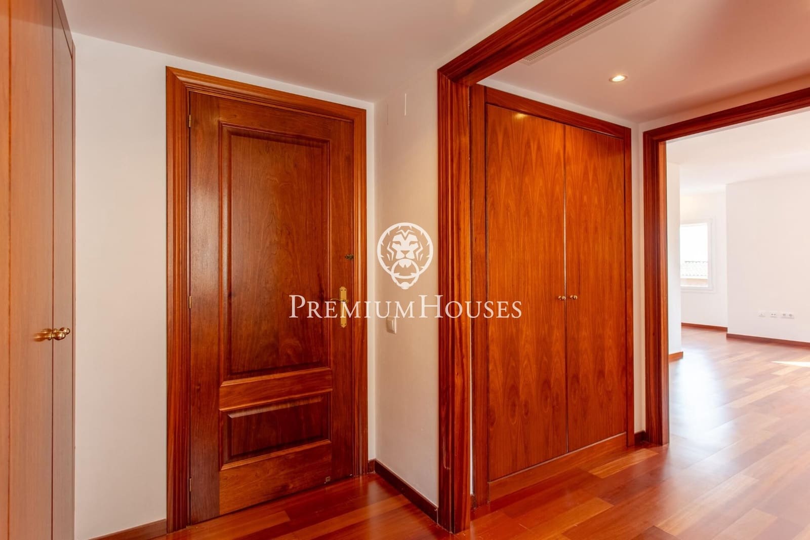 4 soveværelse Villa til salg i Vilassar de Dalt med swimmingpool garage - € 930.000 (Ref: 4683270)