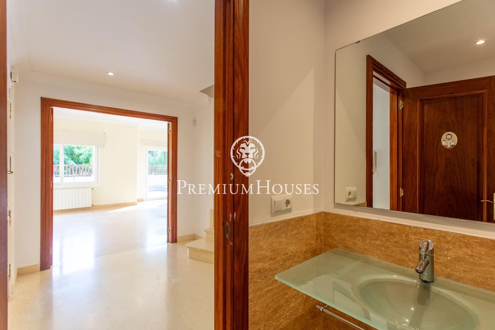 4 soveværelse Villa til salg i Vilassar de Dalt med swimmingpool garage - € 930.000 (Ref: 4683270)