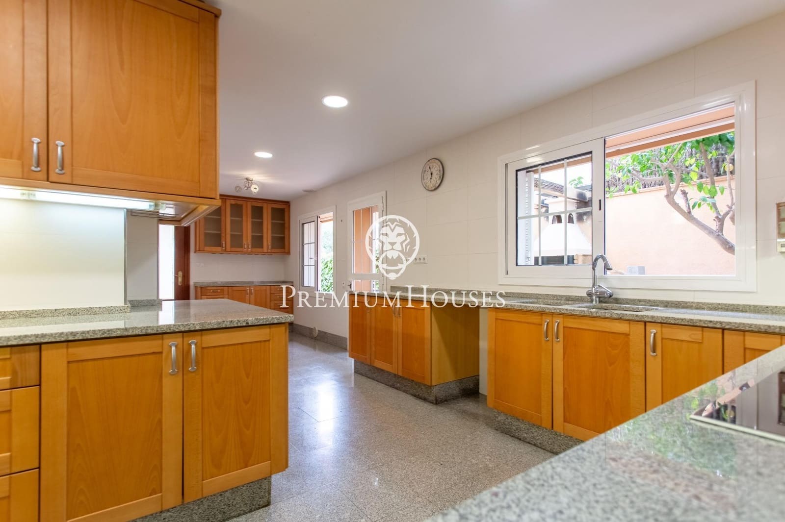 4 soveværelse Villa til salg i Vilassar de Dalt med swimmingpool garage - € 930.000 (Ref: 4683270)