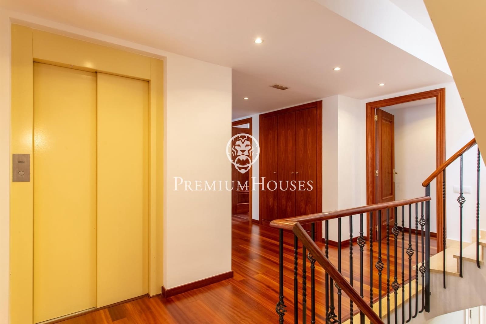 4 soveværelse Villa til salg i Vilassar de Dalt med swimmingpool garage - € 930.000 (Ref: 4683270)