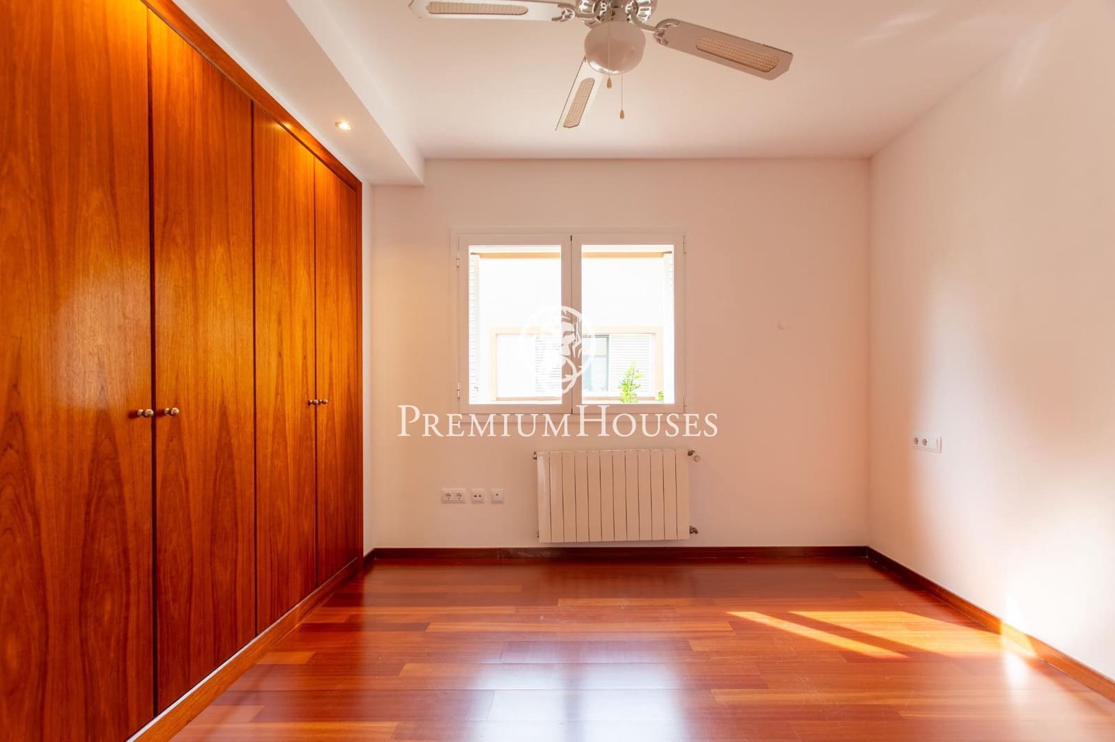 4 soveværelse Villa til salg i Vilassar de Dalt med swimmingpool garage - € 930.000 (Ref: 4683270)