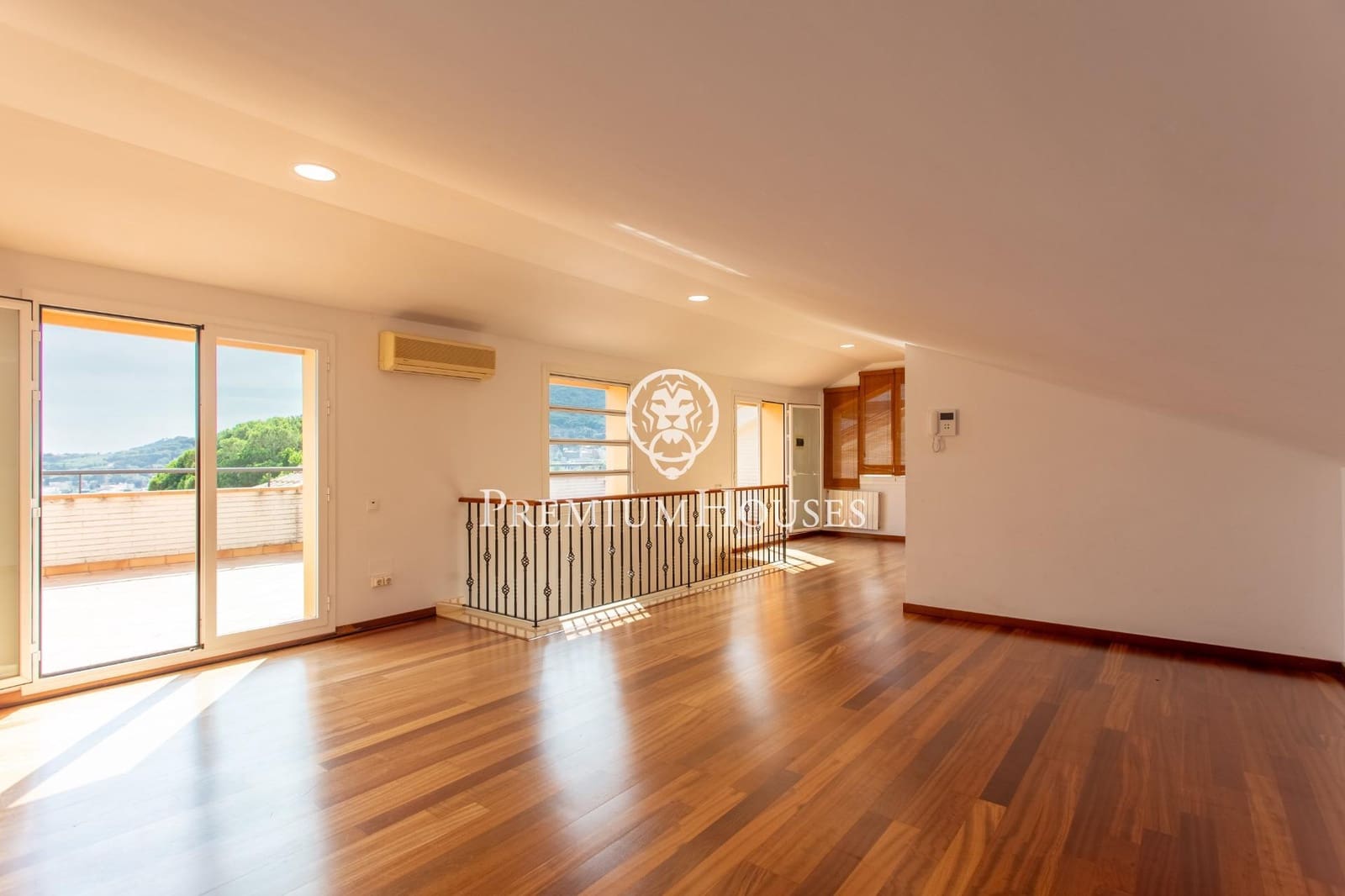 4 soveværelse Villa til salg i Vilassar de Dalt med swimmingpool garage - € 930.000 (Ref: 4683270)