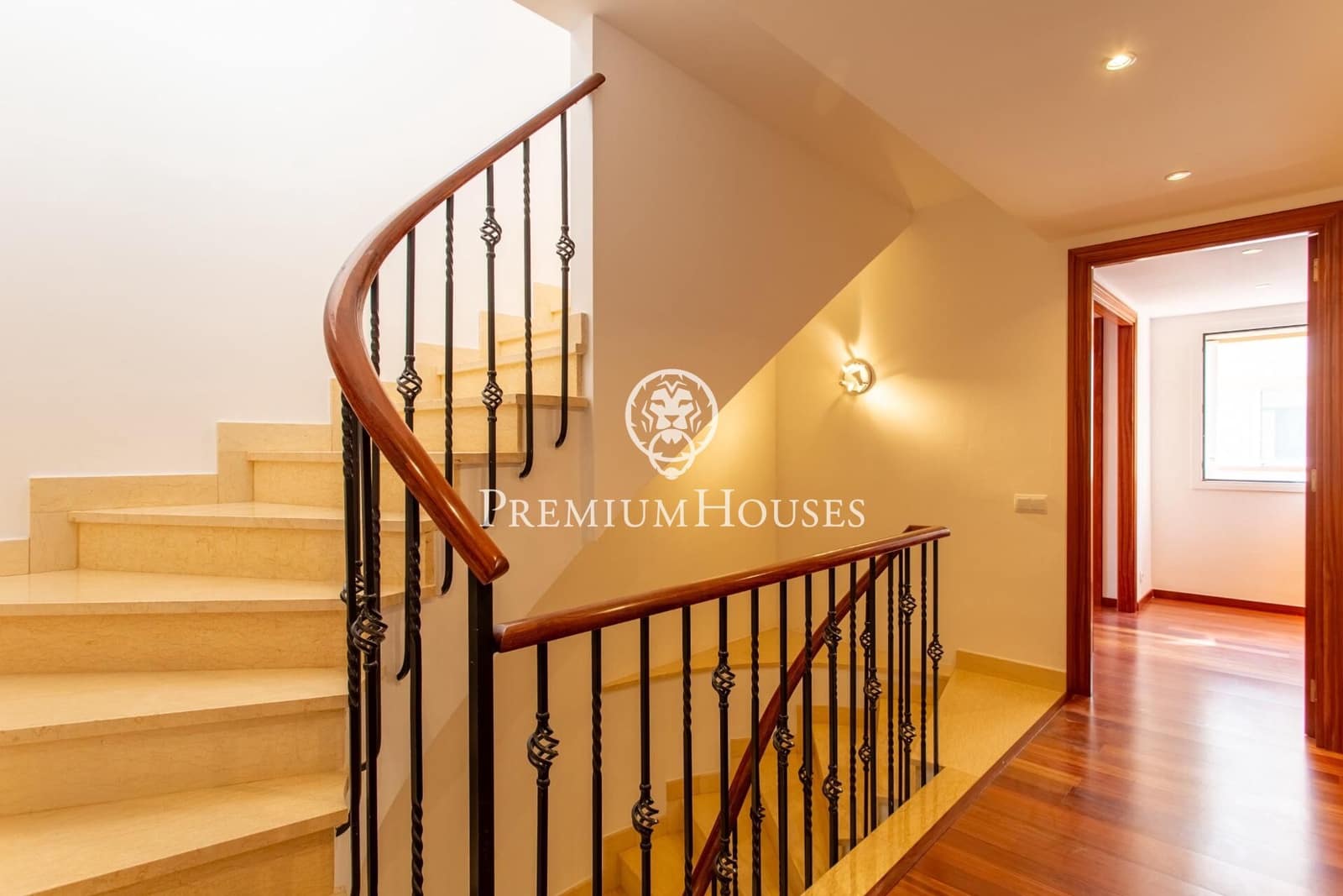 4 soveværelse Villa til salg i Vilassar de Dalt med swimmingpool garage - € 930.000 (Ref: 4683270)