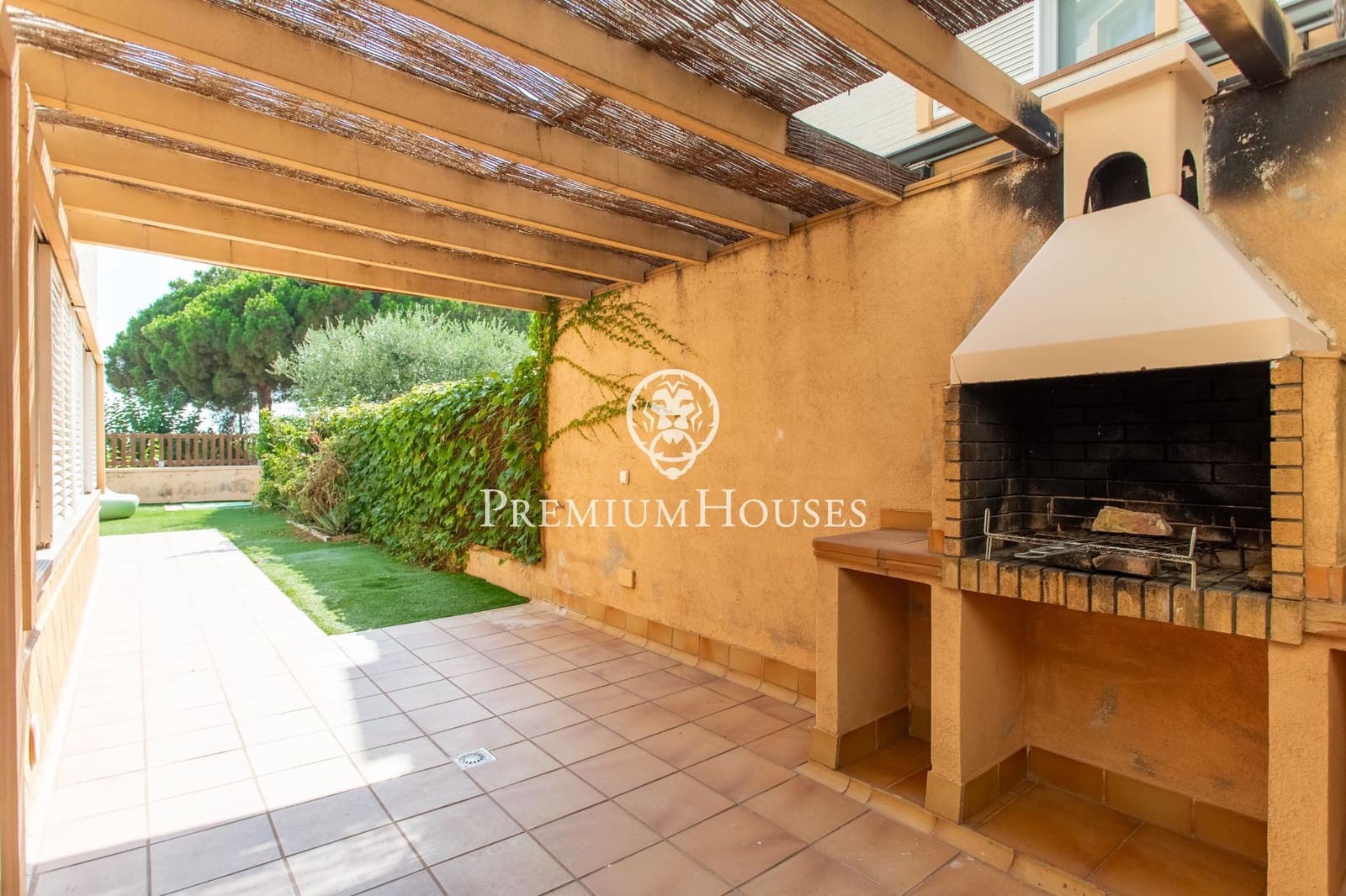 4 soveværelse Villa til salg i Vilassar de Dalt med swimmingpool garage - € 930.000 (Ref: 4683270)