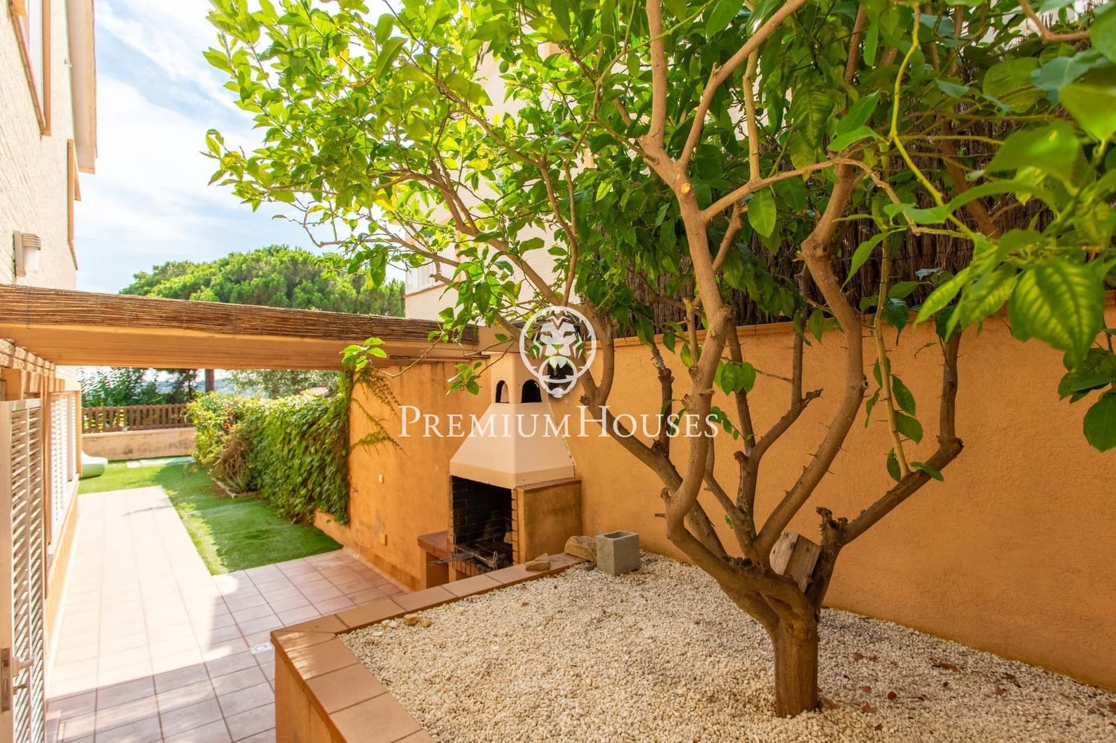 4 soveværelse Villa til salg i Vilassar de Dalt med swimmingpool garage - € 930.000 (Ref: 4683270)