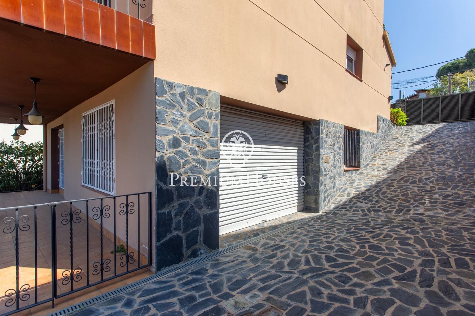 5 soveværelse Villa til salg i Arenys de Mar med swimmingpool garage - € 750.000 (Ref: 9205001)