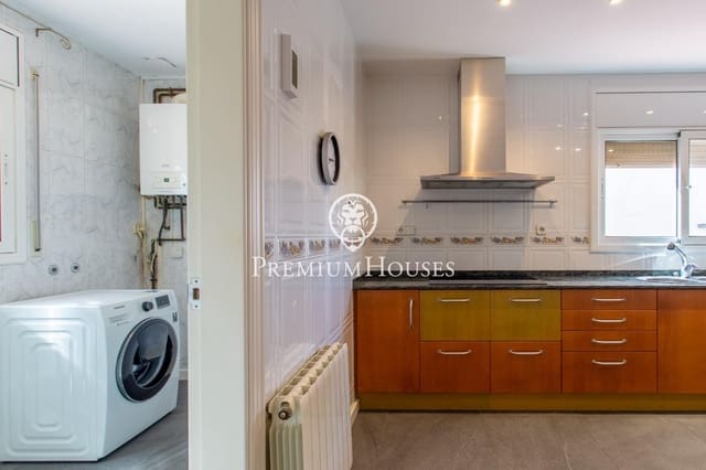 5 bedroom Villa for sale in Arenys de Mar with pool garage - € 750,000 (Ref: 9205001)