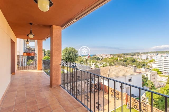 5 bedroom Villa for sale in Arenys de Mar with pool garage - € 750,000 (Ref: 9205001)