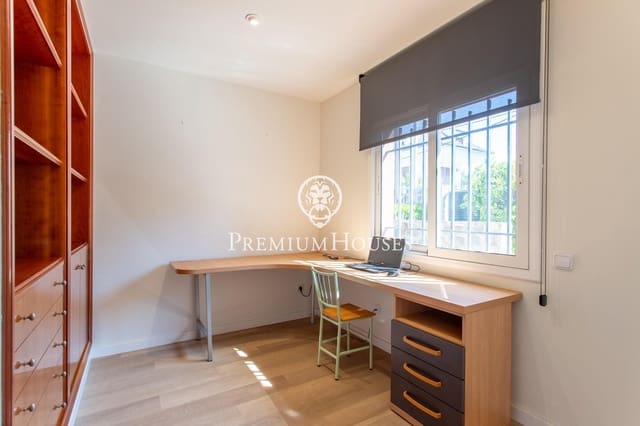 5 bedroom Villa for sale in Arenys de Mar with pool garage - € 750,000 (Ref: 9205001)