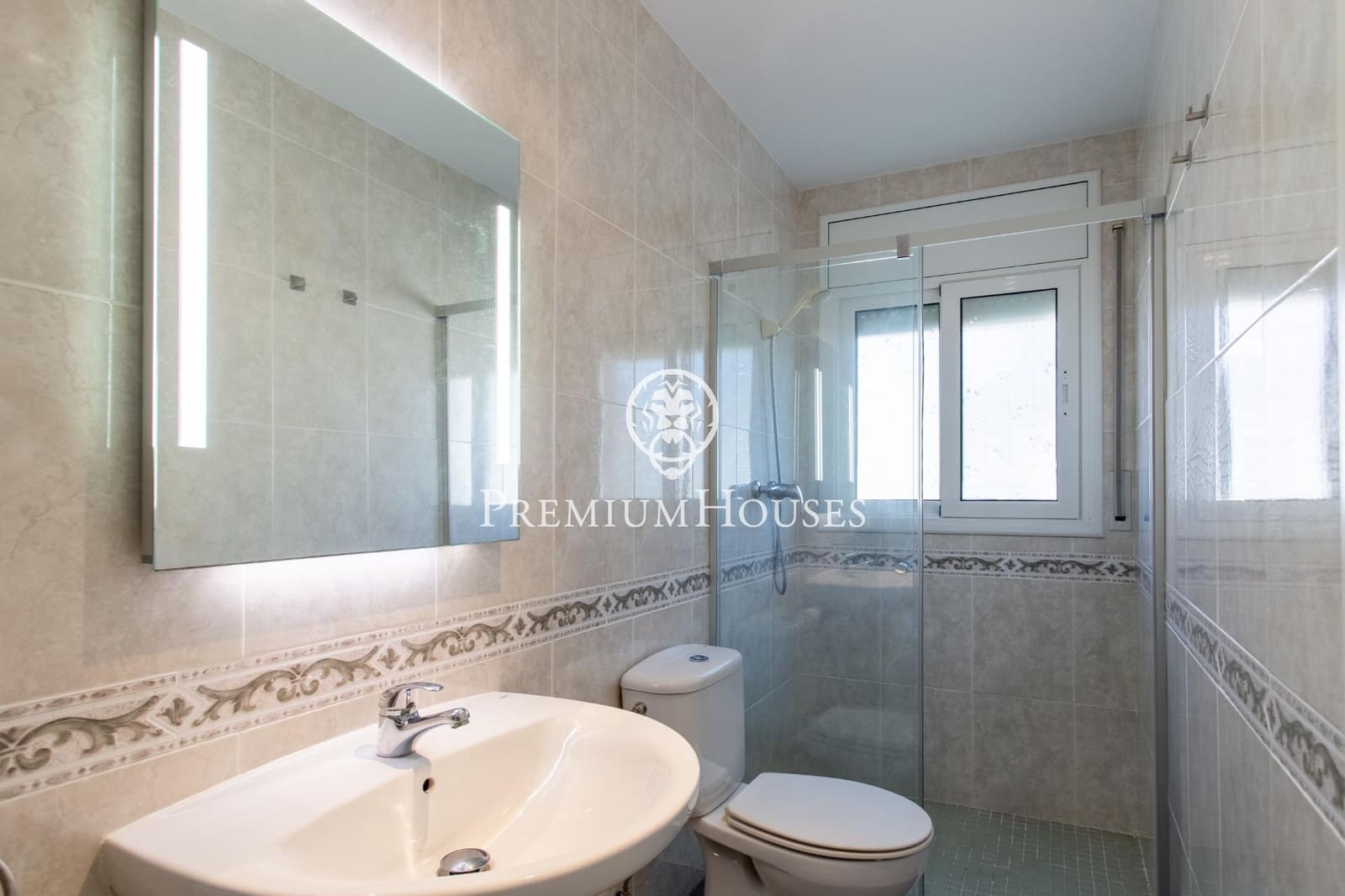 5 soveværelse Villa til salg i Arenys de Mar med swimmingpool garage - € 750.000 (Ref: 9205001)