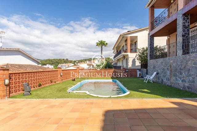 5 bedroom Villa for sale in Arenys de Mar with pool garage - € 750,000 (Ref: 9205001)