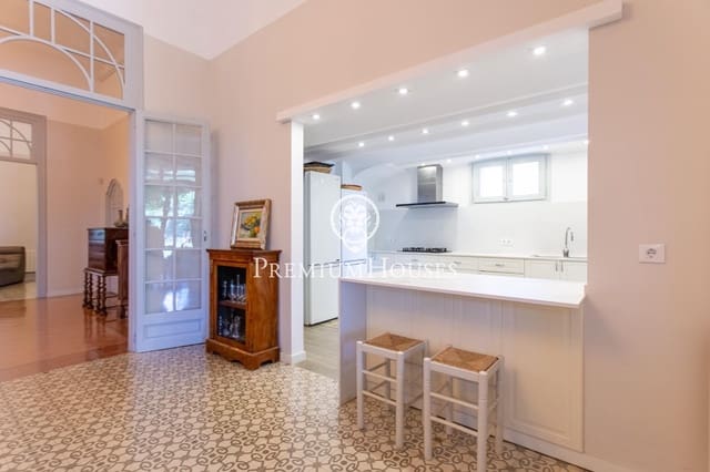 5 bedroom Villa for sale in Argentona with pool - € 1,600,000 (Ref: 9205002)