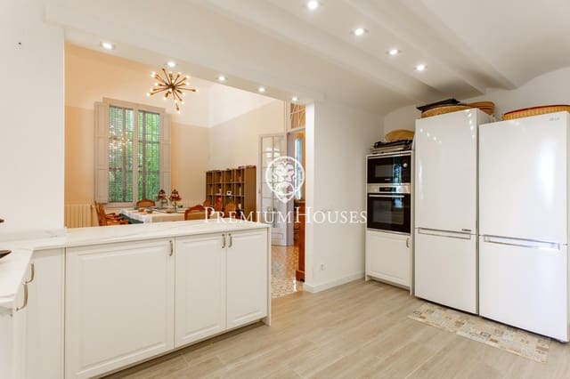 5 bedroom Villa for sale in Argentona with pool - € 1,600,000 (Ref: 9205002)