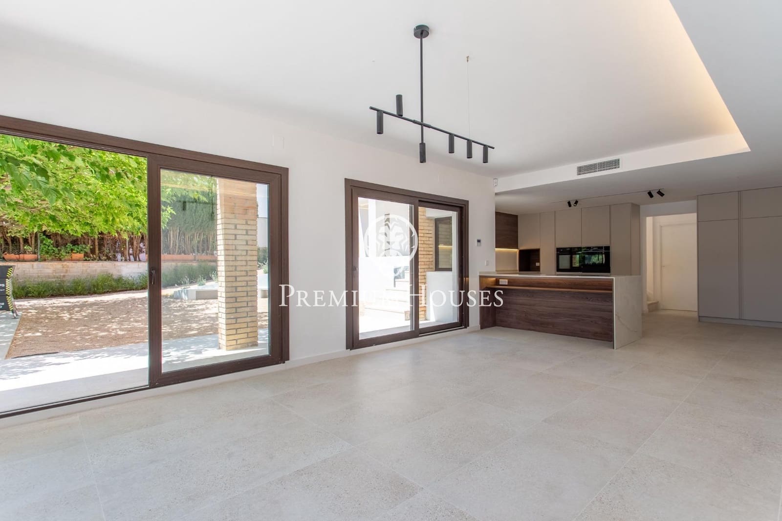 4 sypialnia Willa na sprzedaż w Arenys de Mar z basenem garażem - 1 150 000 € (Ref: 9205004)