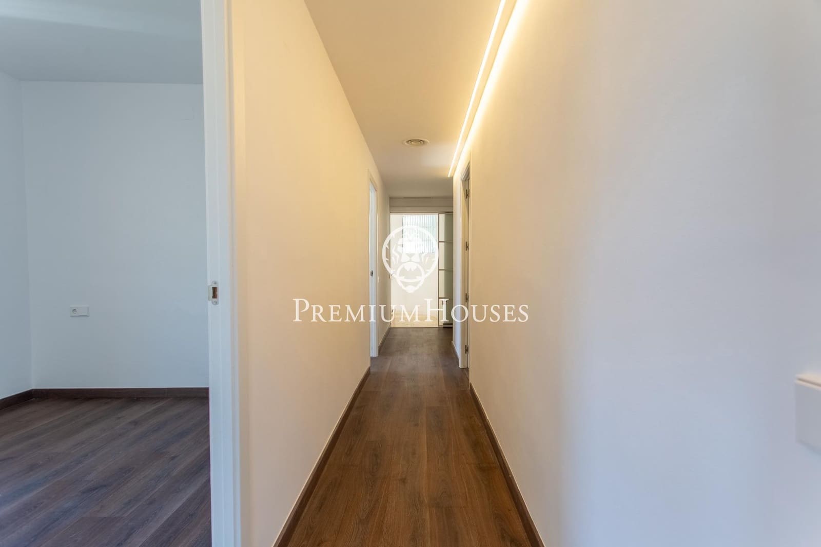 4 sypialnia Willa na sprzedaż w Arenys de Mar z basenem garażem - 1 150 000 € (Ref: 9205004)