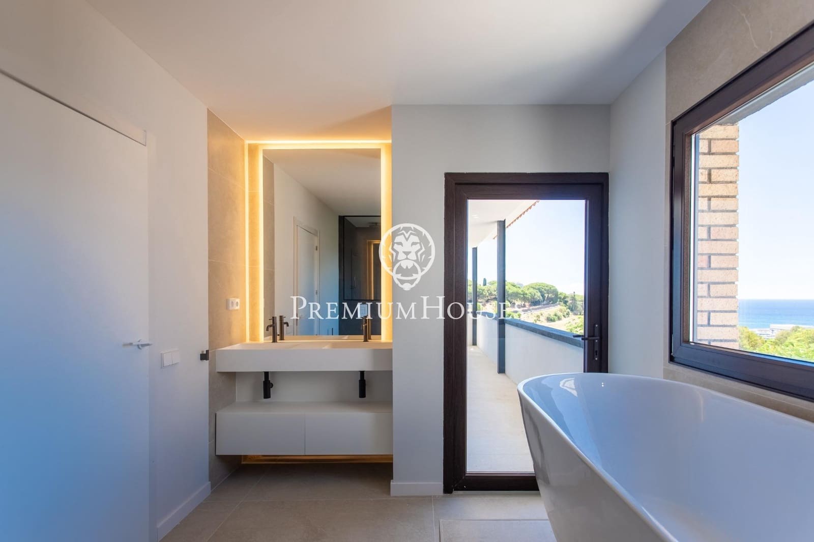 4 sypialnia Willa na sprzedaż w Arenys de Mar z basenem garażem - 1 150 000 € (Ref: 9205004)