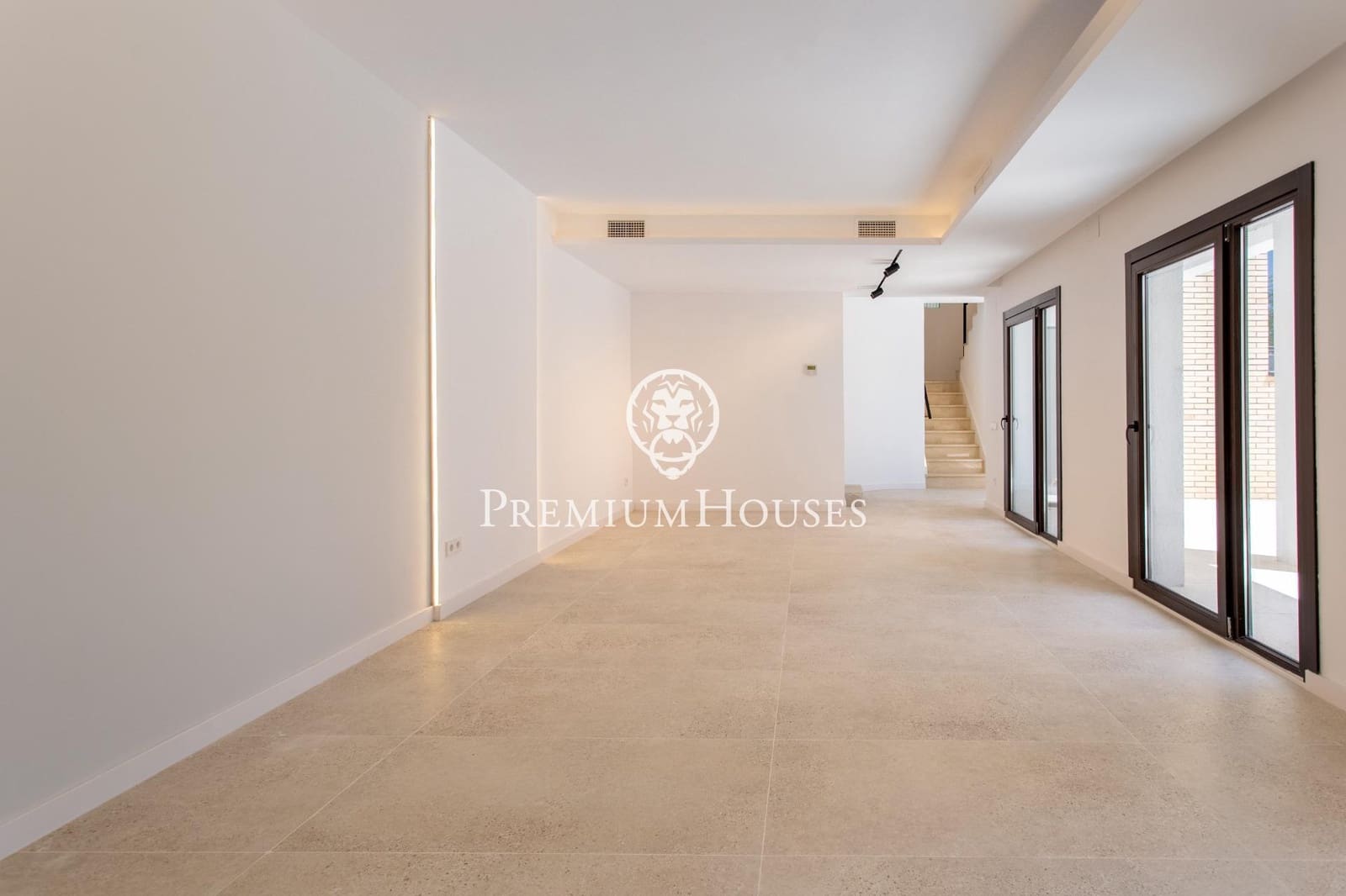 4 sypialnia Willa na sprzedaż w Arenys de Mar z basenem garażem - 1 150 000 € (Ref: 9205004)