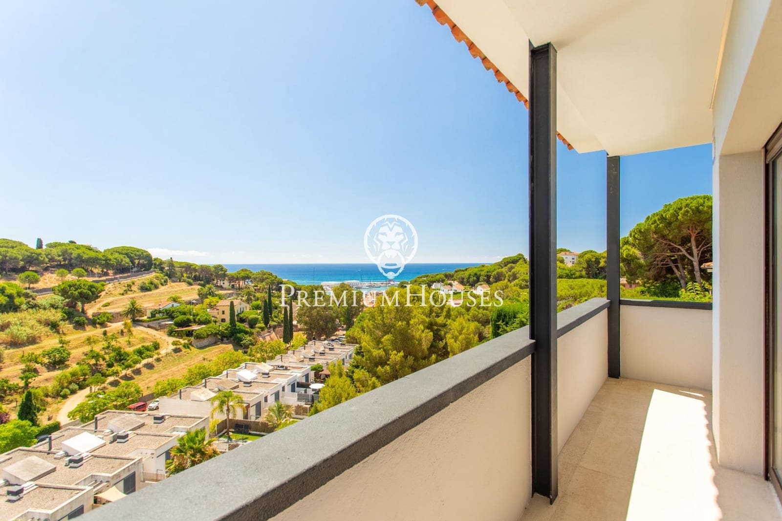 4 sypialnia Willa na sprzedaż w Arenys de Mar z basenem garażem - 1 150 000 € (Ref: 9205004)