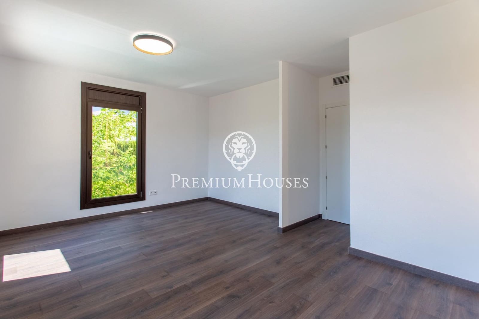 4 sypialnia Willa na sprzedaż w Arenys de Mar z basenem garażem - 1 150 000 € (Ref: 9205004)