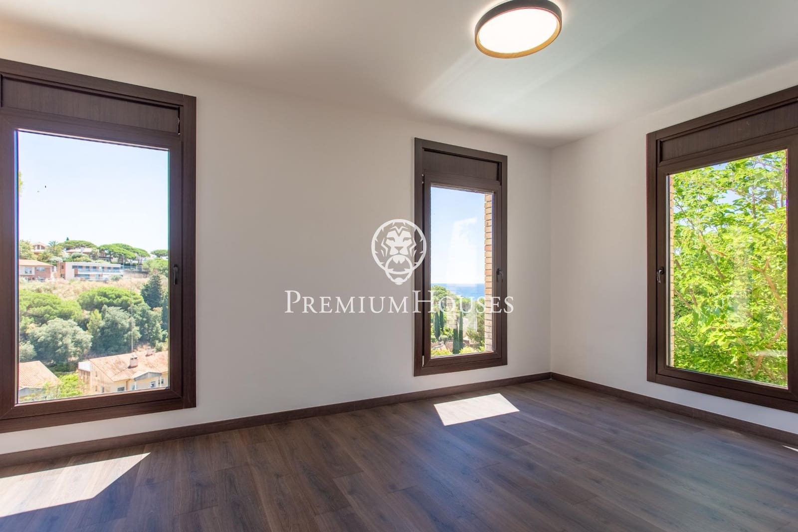 4 sypialnia Willa na sprzedaż w Arenys de Mar z basenem garażem - 1 150 000 € (Ref: 9205004)