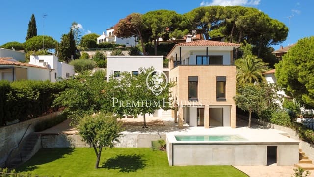 4 bedroom Villa for sale in Arenys de Mar with pool garage - € 1,150,000 (Ref: 9205004)