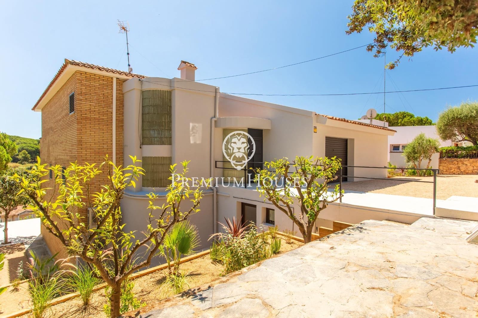 4 sypialnia Willa na sprzedaż w Arenys de Mar z basenem garażem - 1 150 000 € (Ref: 9205004)