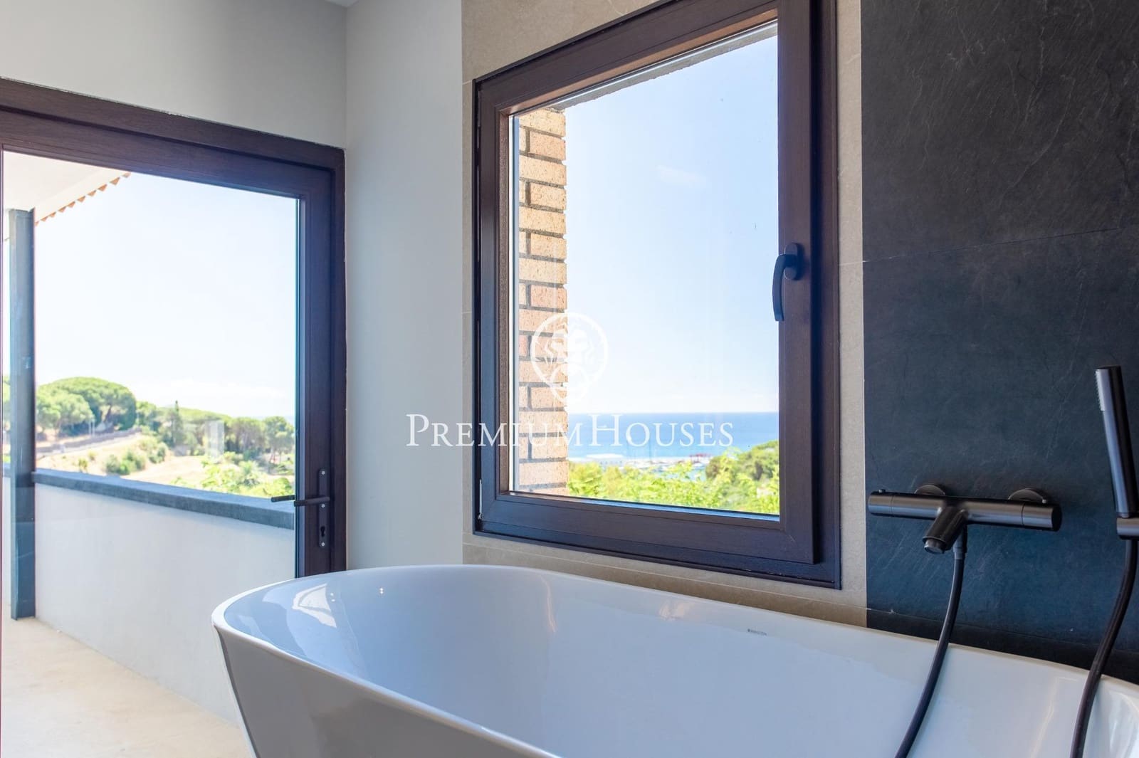 4 Zimmer Villa zu verkaufen in Arenys de Mar mit Pool Garage - 1.090.000 € (Ref: 9205004)