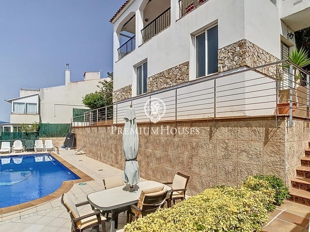 4 bedroom Villa for sale in Santa Susanna with pool - € 360,000 (Ref: 9205005)