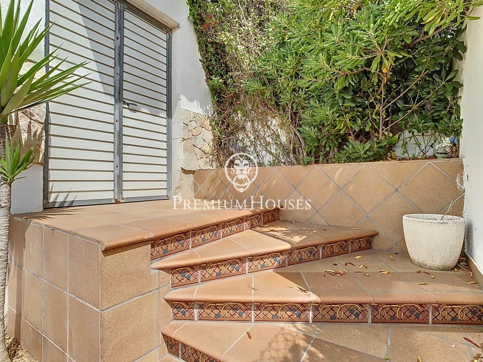 4 chambre Villa/Maison à vendre à Santa Susanna avec piscine - 360 000 € (Ref: 9205005)