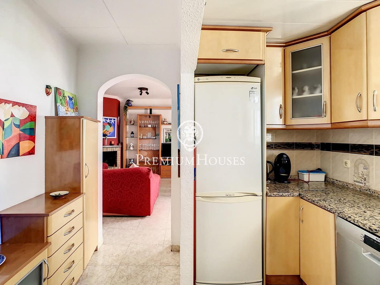 4 chambre Villa/Maison à vendre à Santa Susanna avec piscine - 360 000 € (Ref: 9205005)