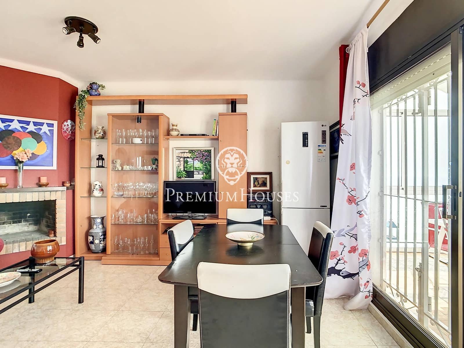 4 chambre Villa/Maison à vendre à Santa Susanna avec piscine - 360 000 € (Ref: 9205005)