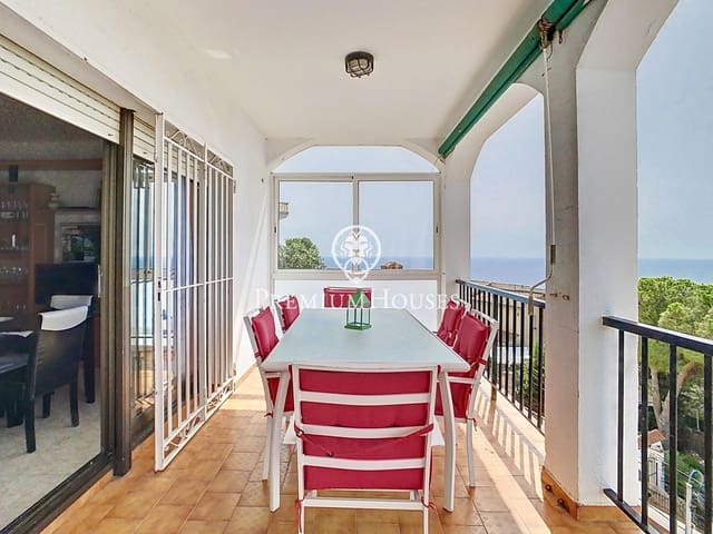 4 bedroom Villa for sale in Santa Susanna with pool - € 360,000 (Ref: 9205005)