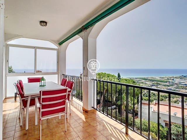 4 bedroom Villa for sale in Santa Susanna with pool - € 360,000 (Ref: 9205005)