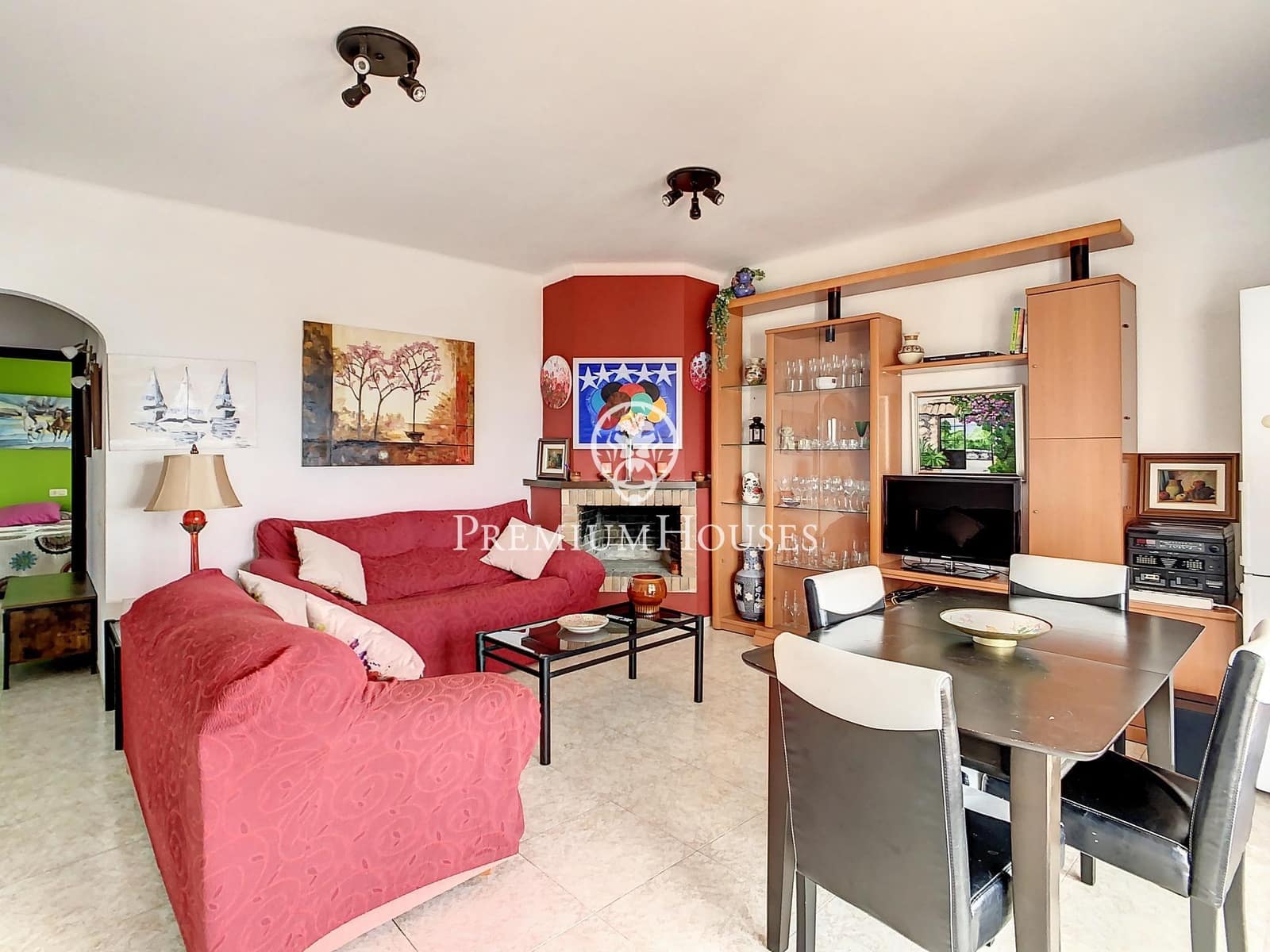 4 chambre Villa/Maison à vendre à Santa Susanna avec piscine - 360 000 € (Ref: 9205005)