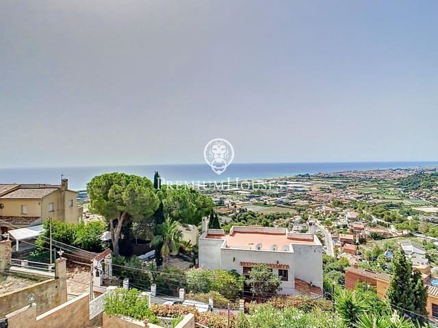 4 bedroom Villa for sale in Santa Susanna with pool - € 360,000 (Ref: 9205005)