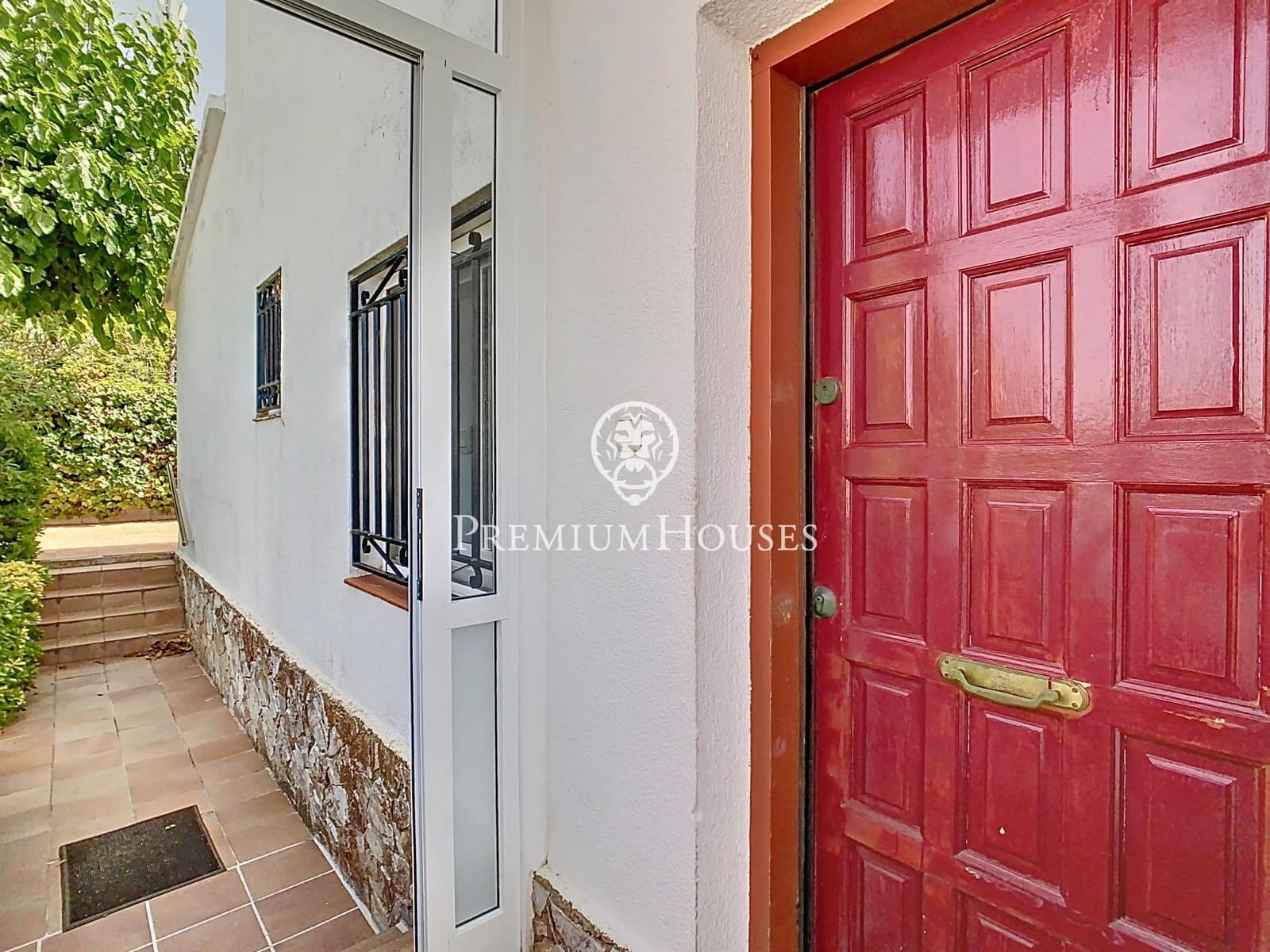 4 chambre Villa/Maison à vendre à Santa Susanna avec piscine - 360 000 € (Ref: 9205005)