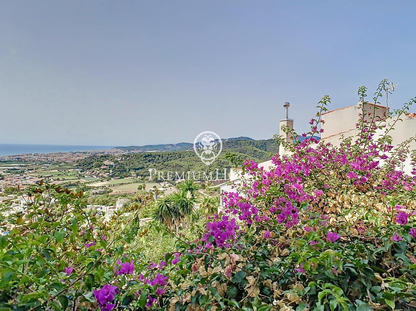 4 chambre Villa/Maison à vendre à Santa Susanna avec piscine - 360 000 € (Ref: 9205005)