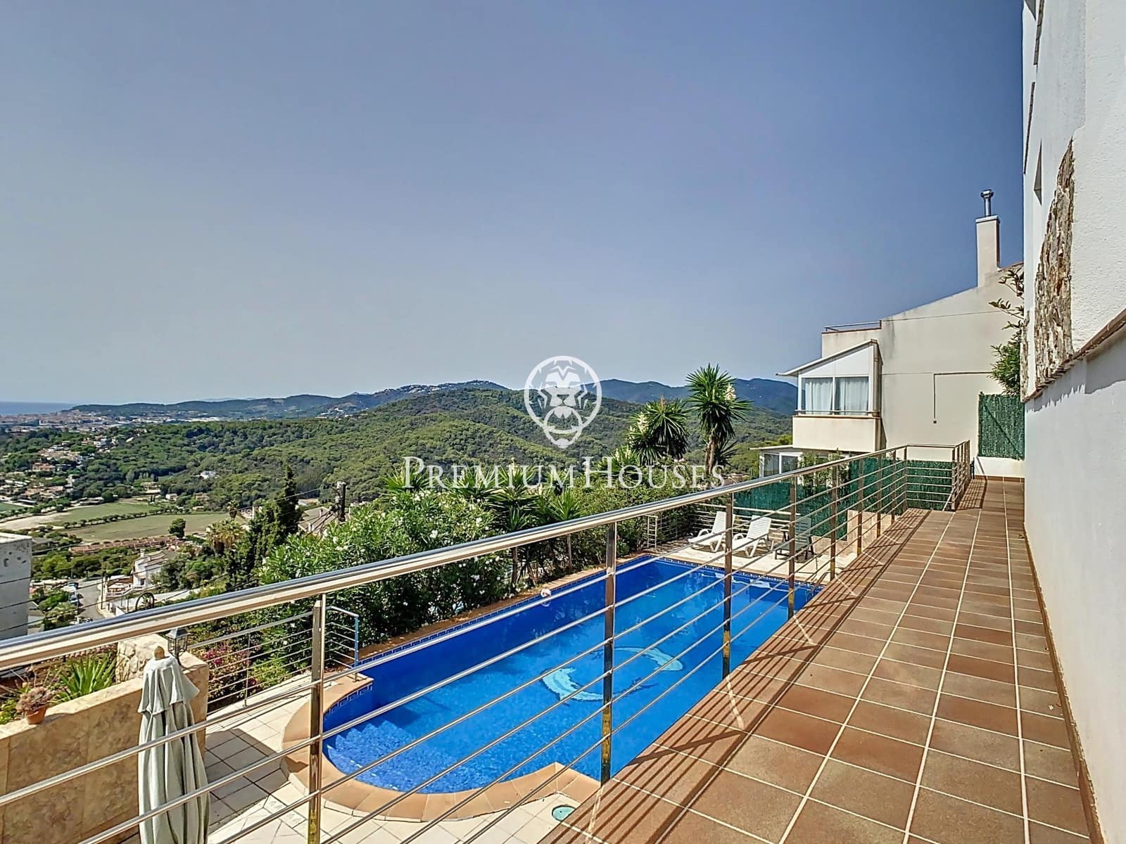 4 chambre Villa/Maison à vendre à Santa Susanna avec piscine - 360 000 € (Ref: 9205005)