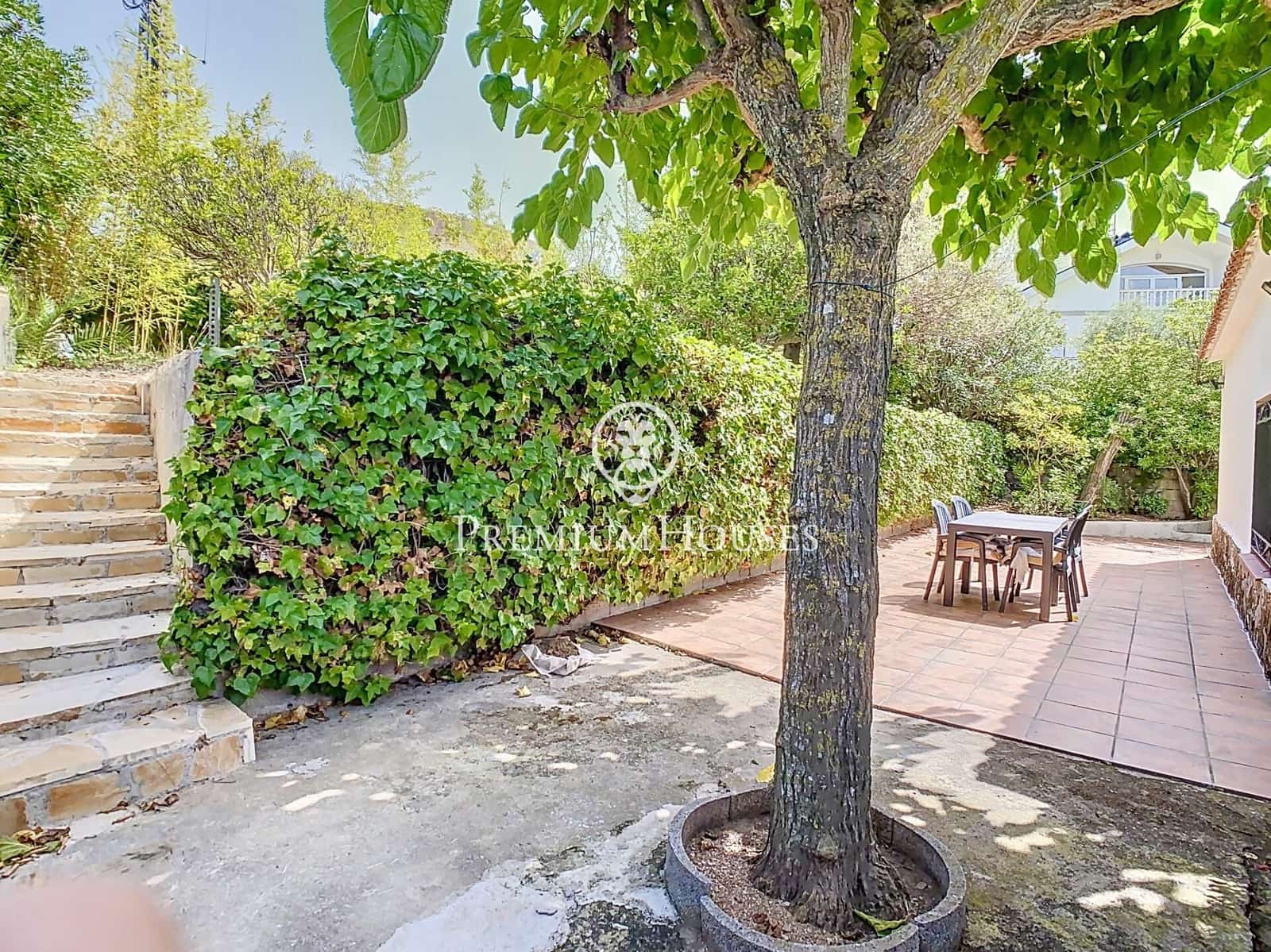 4 chambre Villa/Maison à vendre à Santa Susanna avec piscine - 360 000 € (Ref: 9205005)